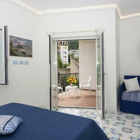 Ambra Short Rent
