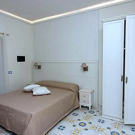 Ambra Short Rent 아파트