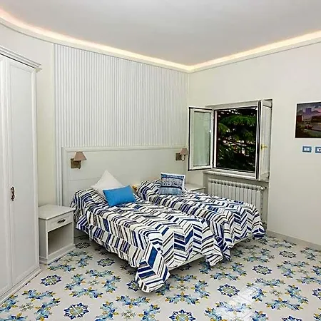 Ambra Short Rent 아파트