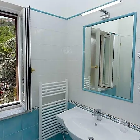 Ambra Short Rent 소렌토