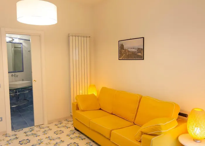 Ambra Short Rent Sorrento