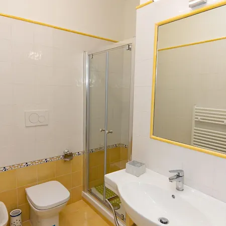Ambra Short Rent