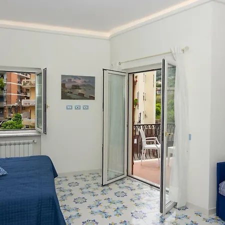Ambra Short Rent * Sorrente